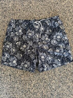 Abercrombie & Fitch Navy and White Floral Men’s Board Shorts